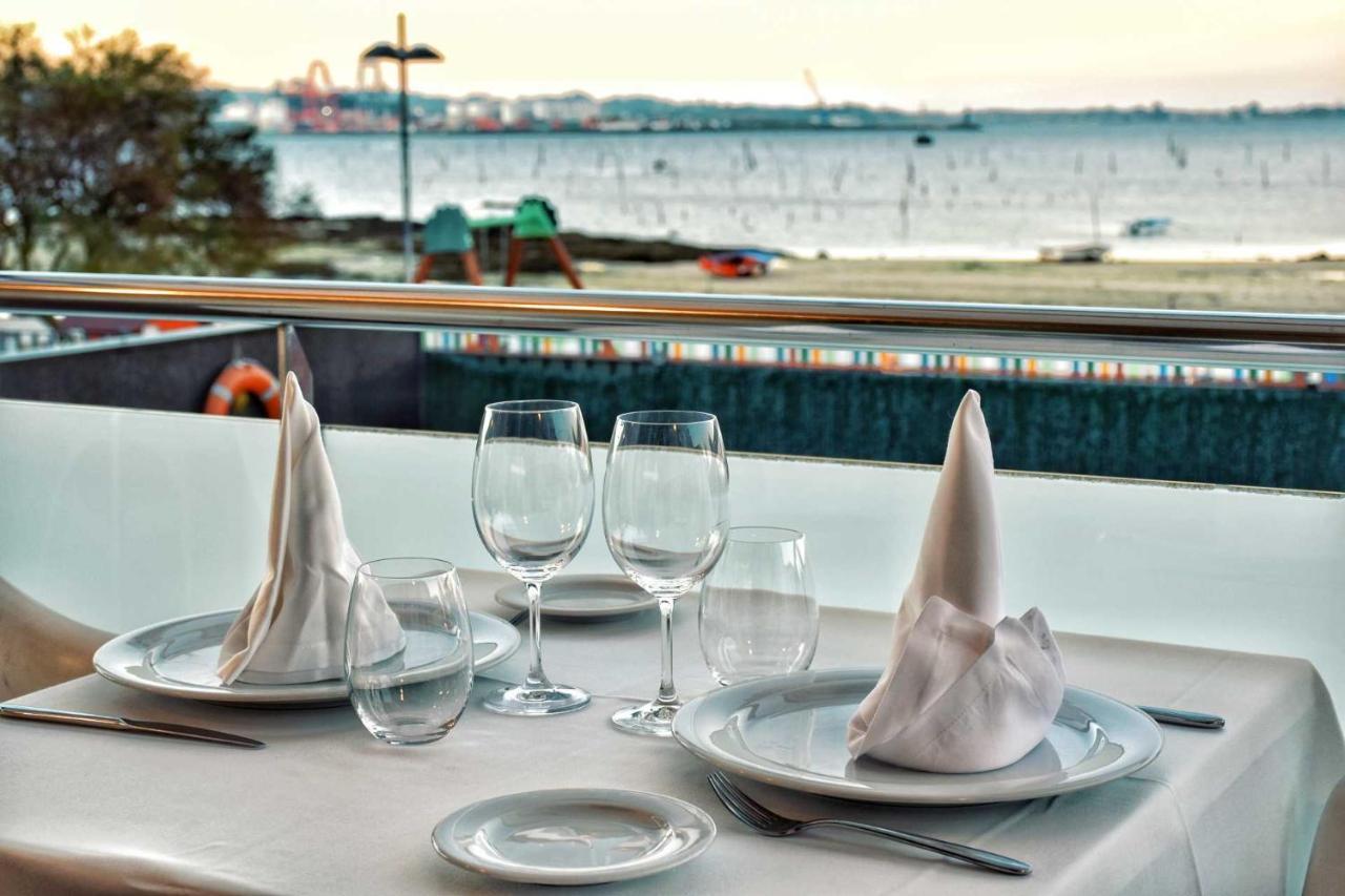 Hotel Alda Carril Vilagarcia de Arousa Bagian luar foto