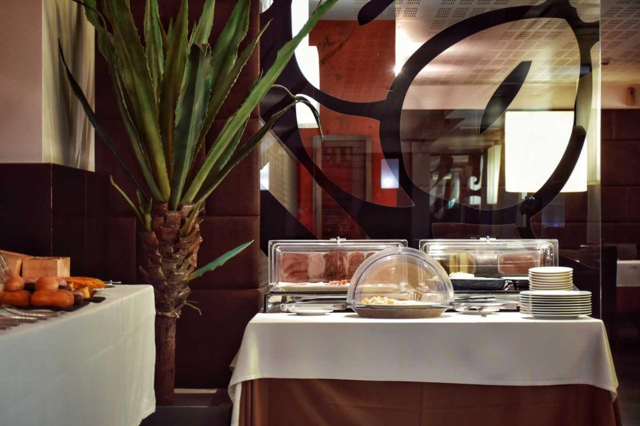 Hotel Alda Carril Vilagarcia de Arousa Bagian luar foto